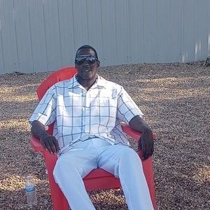 Meet your Posher, Lonnie